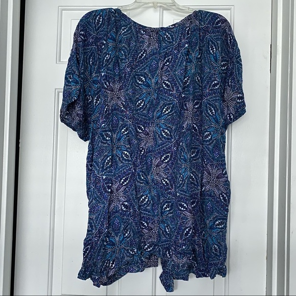 111. Jaclyn Smith Blouse button down Top - Picture 2 of 6